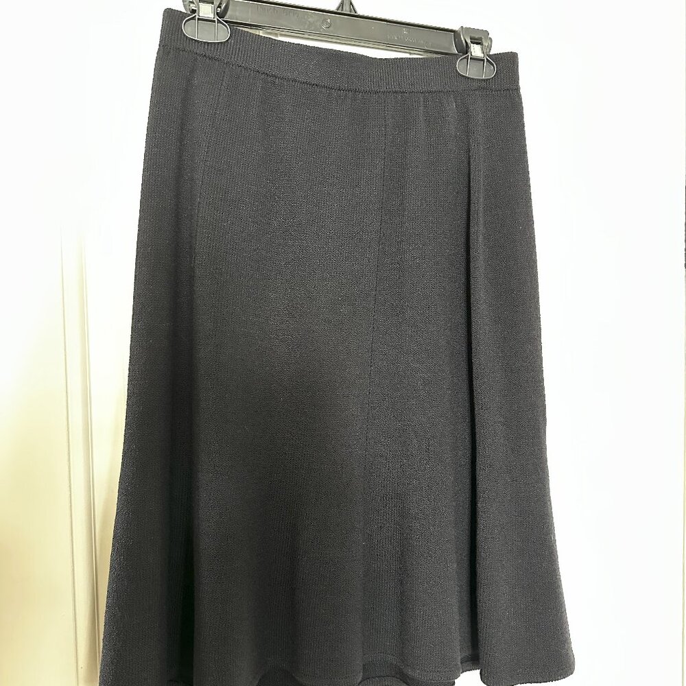 EUC St. John Collection Black Knit Skirt- Size 6